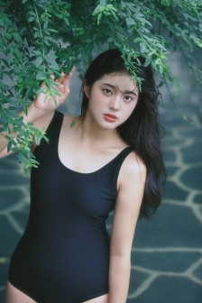 小夹子夹在小奴的花蒂头